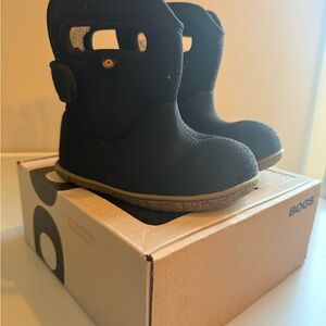 BOGS Kids Black Snow Boots